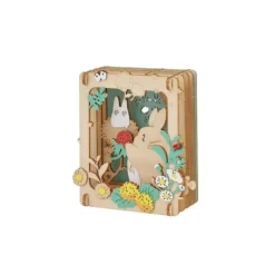 Arts And Crafts*Maison Ghibli Paper Theater Wood Style Harvesting strawberries - My Neighbor Totoro